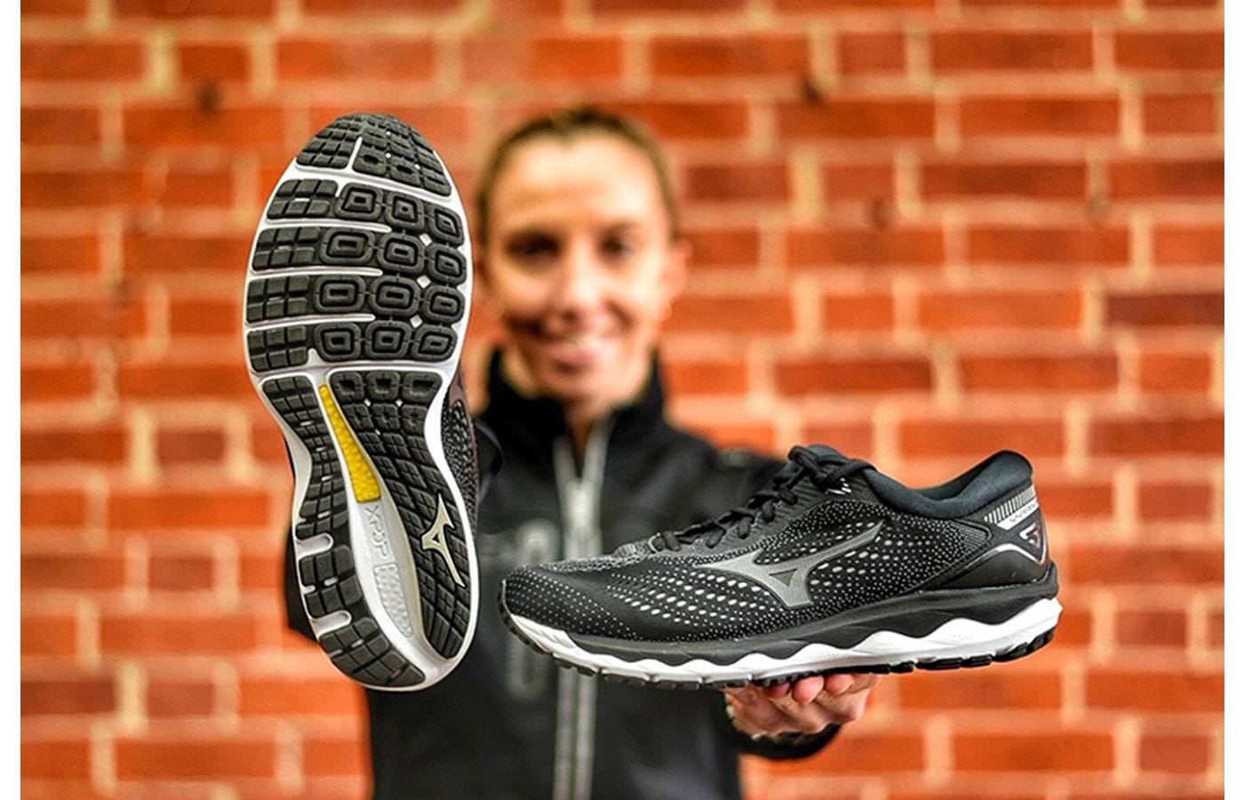 Mizuno Wave Sky 3 Shoe Review: Mizuno Wave Sky Waveknit 3 | Fleet Feet main image 4