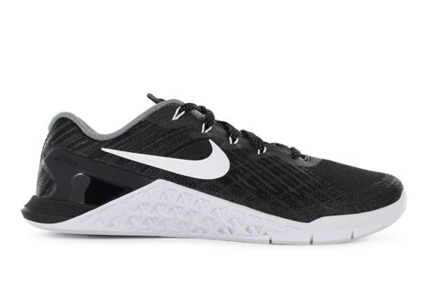 nike metcon 3 black white