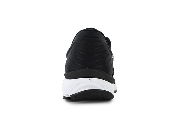new balance 4e sneakers